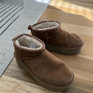 Platform UGG boots mini